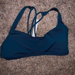 Lululemon sports bra size 6